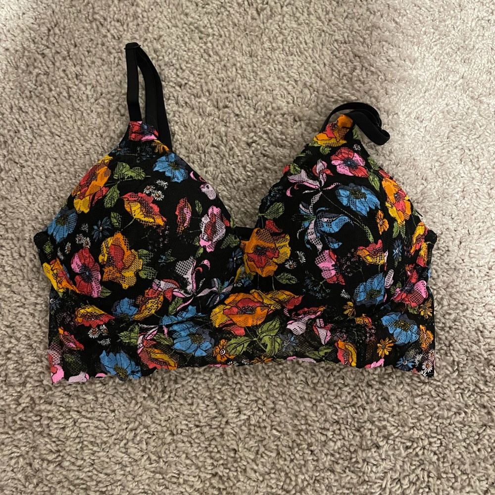 NWT Victoria’s Secret Pink Floral Wireless Padded Lace Bralette
